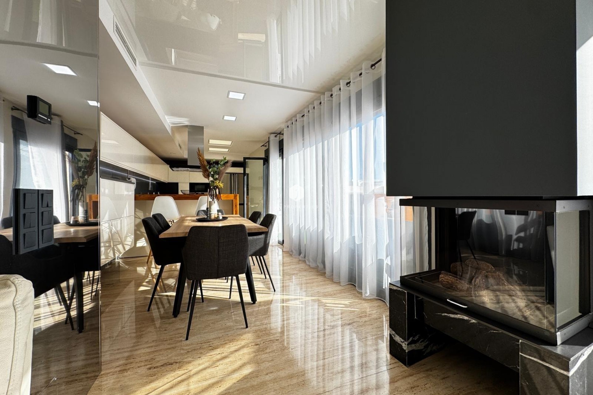 Aus zweiter Hand - Penthouse -
Torrevieja - Estacion de autobuses