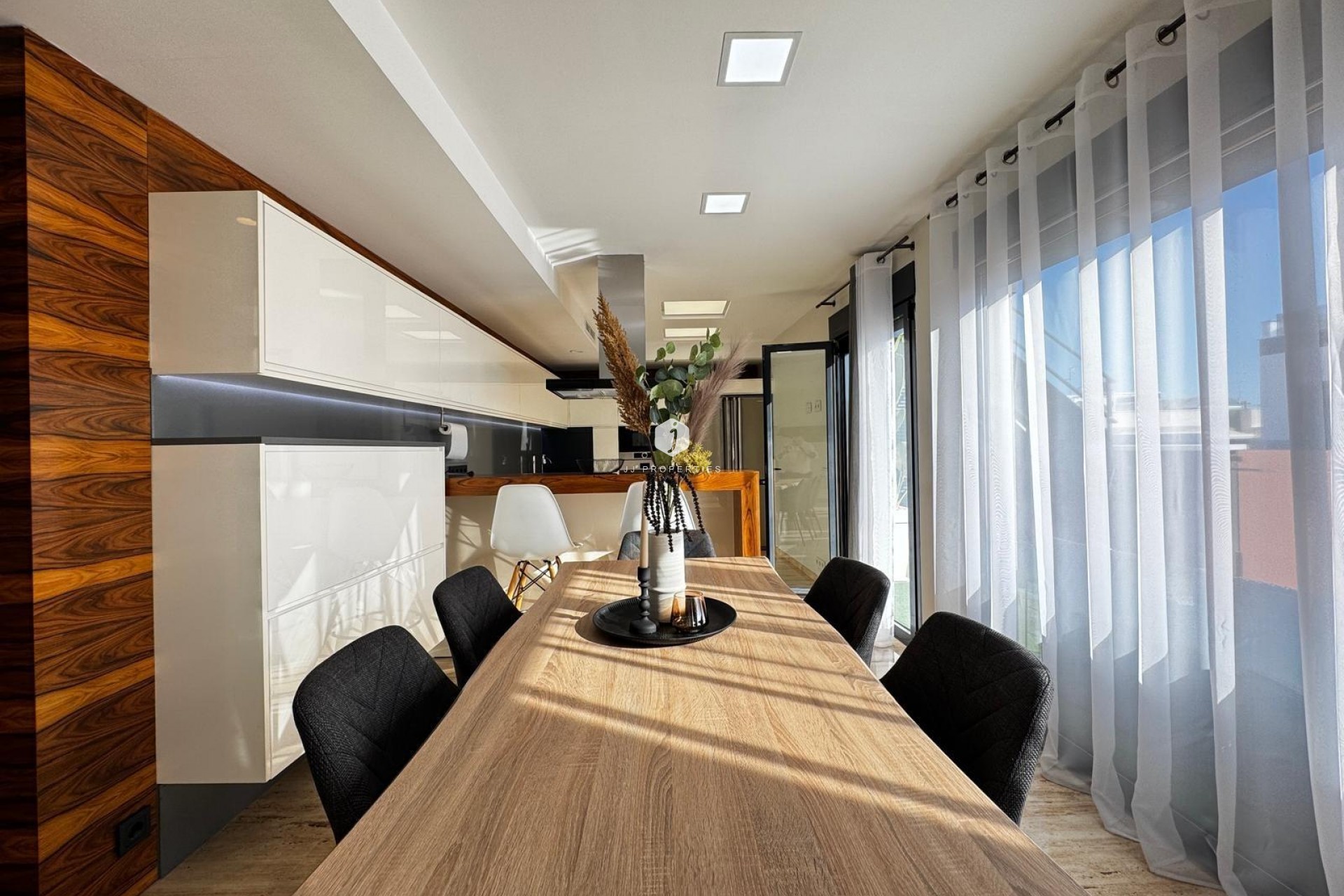 Aus zweiter Hand - Penthouse -
Torrevieja - Estacion de autobuses