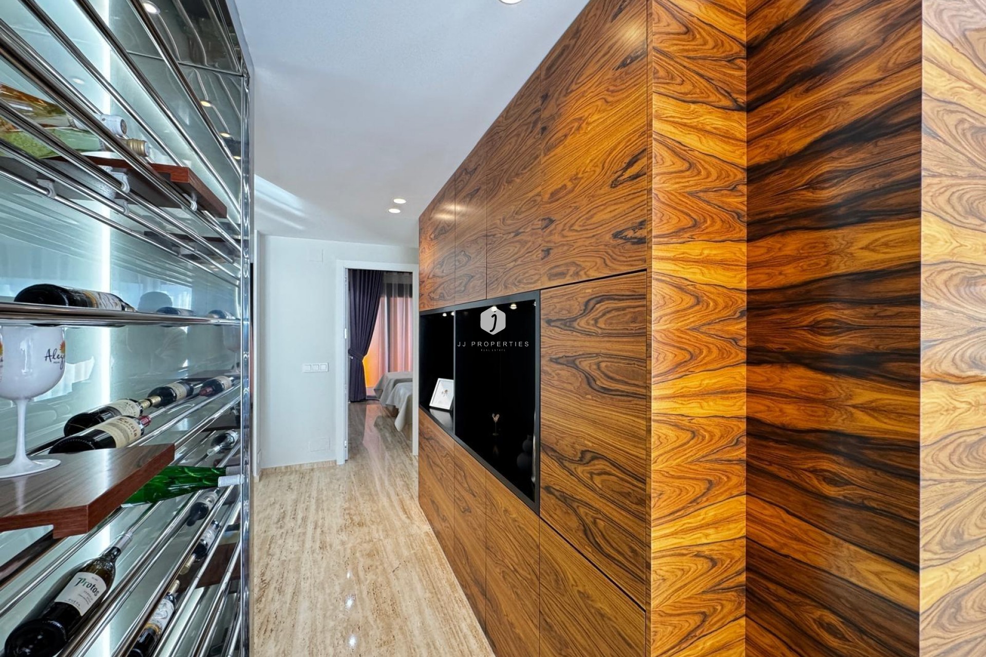 Aus zweiter Hand - Penthouse -
Torrevieja - Estacion de autobuses