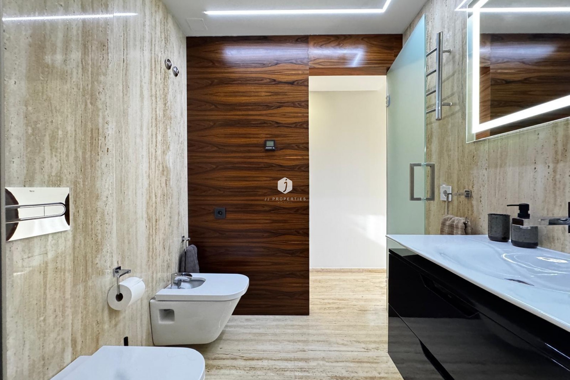 Aus zweiter Hand - Penthouse -
Torrevieja - Estacion de autobuses