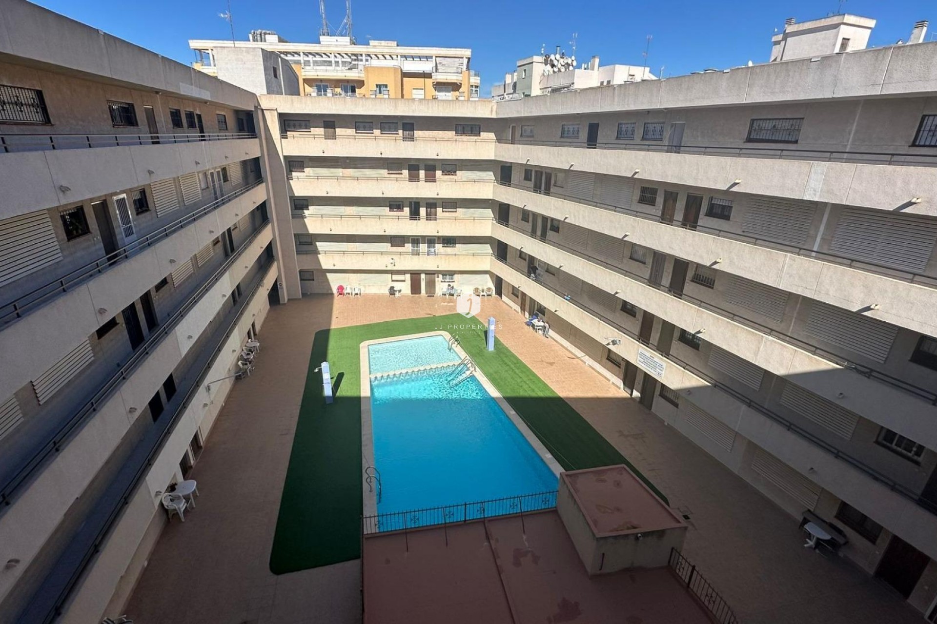 Aus zweiter Hand - Penthouse -
Torrevieja - Estacion de autobuses