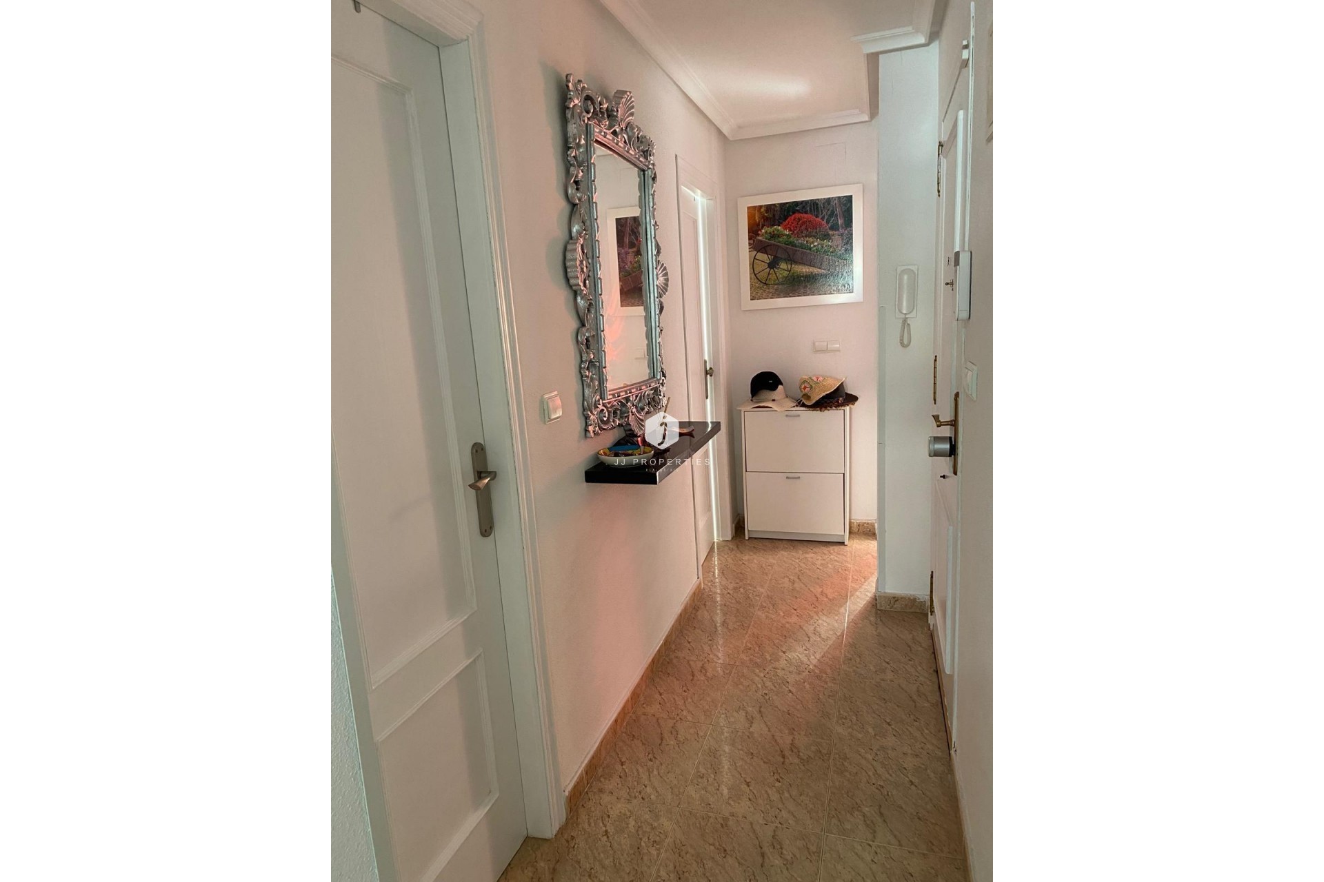 Aus zweiter Hand - Penthouse -
Torrevieja - Estacion de autobuses