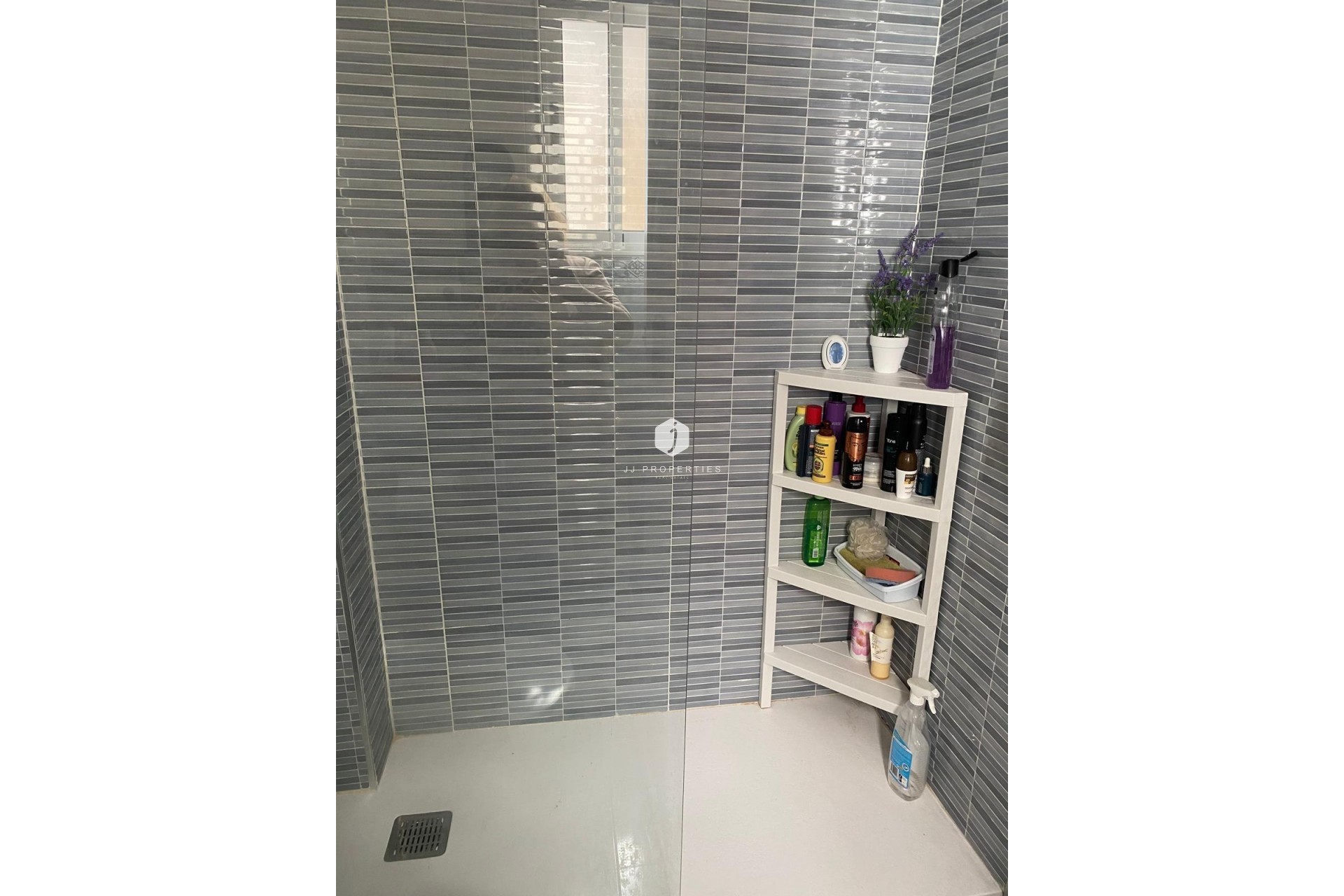 Aus zweiter Hand - Penthouse -
Torrevieja - Estacion de autobuses