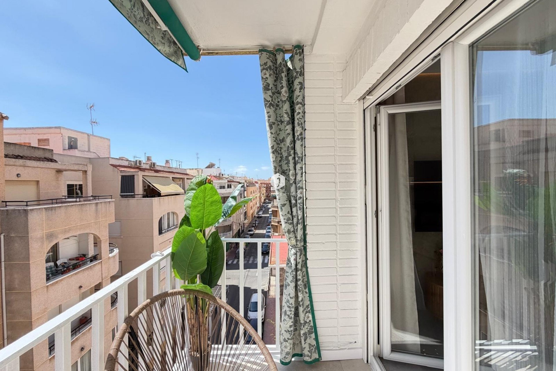 Aus zweiter Hand - Penthouse -
Torrevieja - Estacion de autobuses