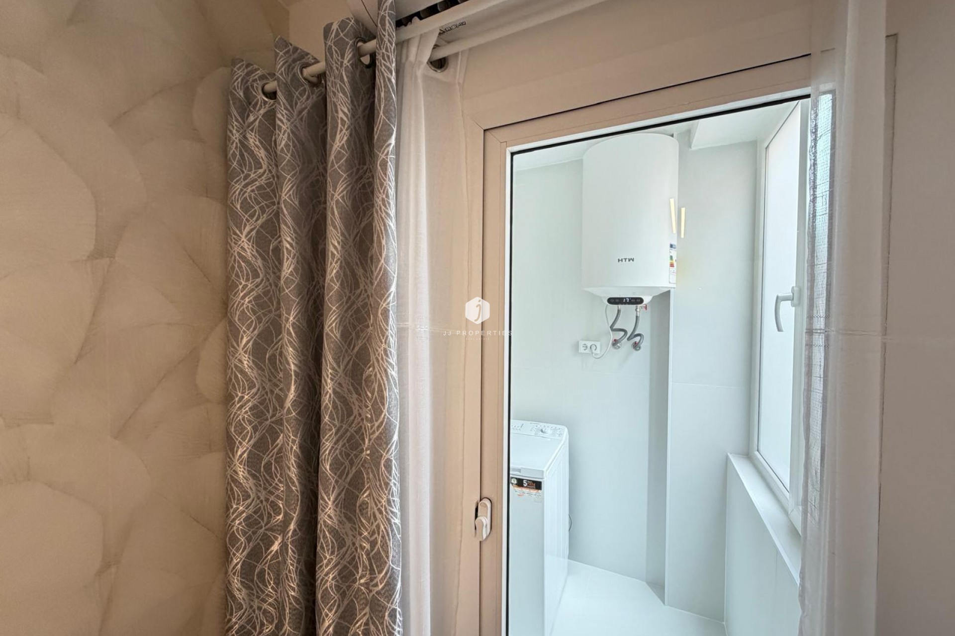 Aus zweiter Hand - Penthouse -
Torrevieja - Estacion de autobuses