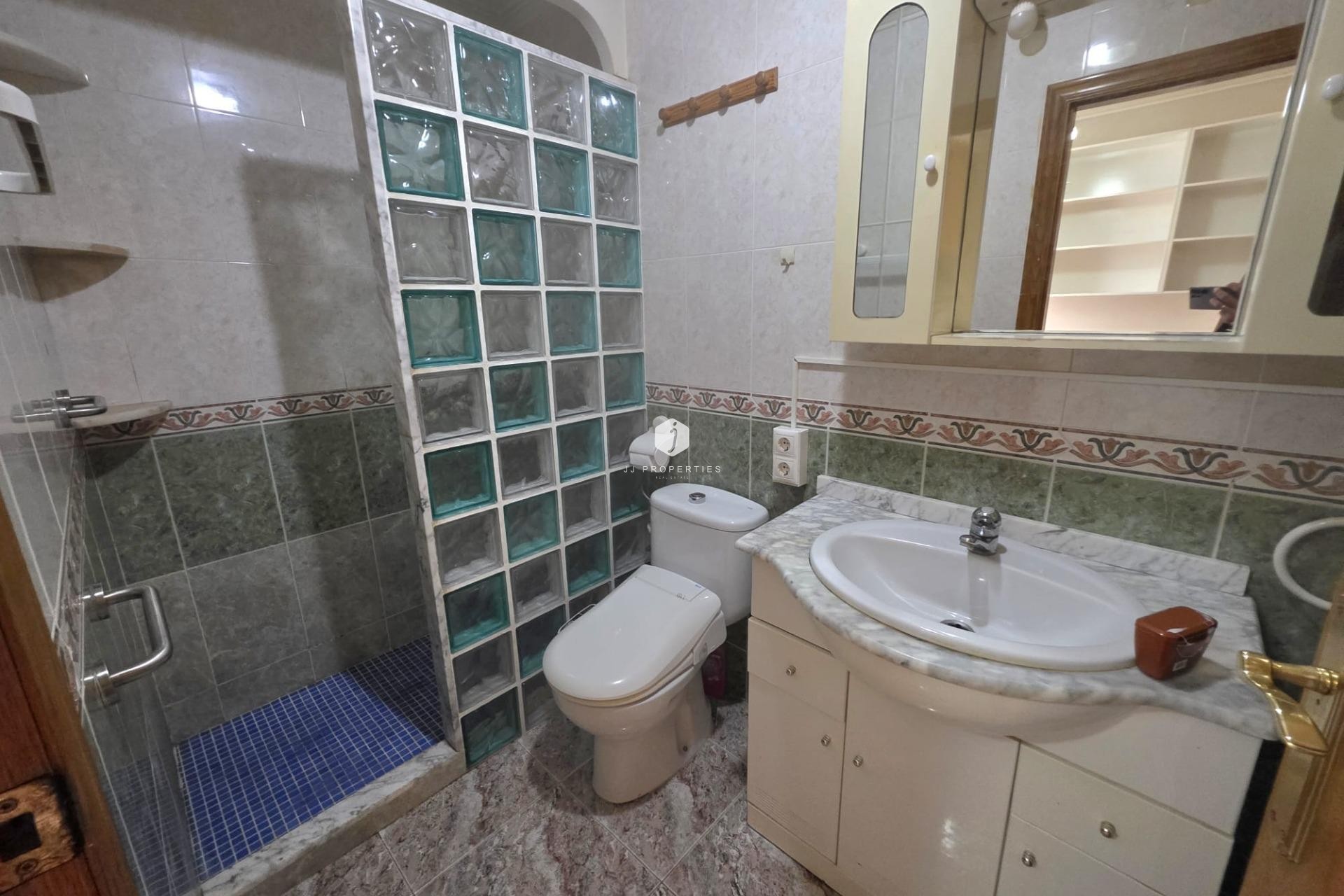 Aus zweiter Hand - Penthouse -
Torrevieja - Estacion de autobuses