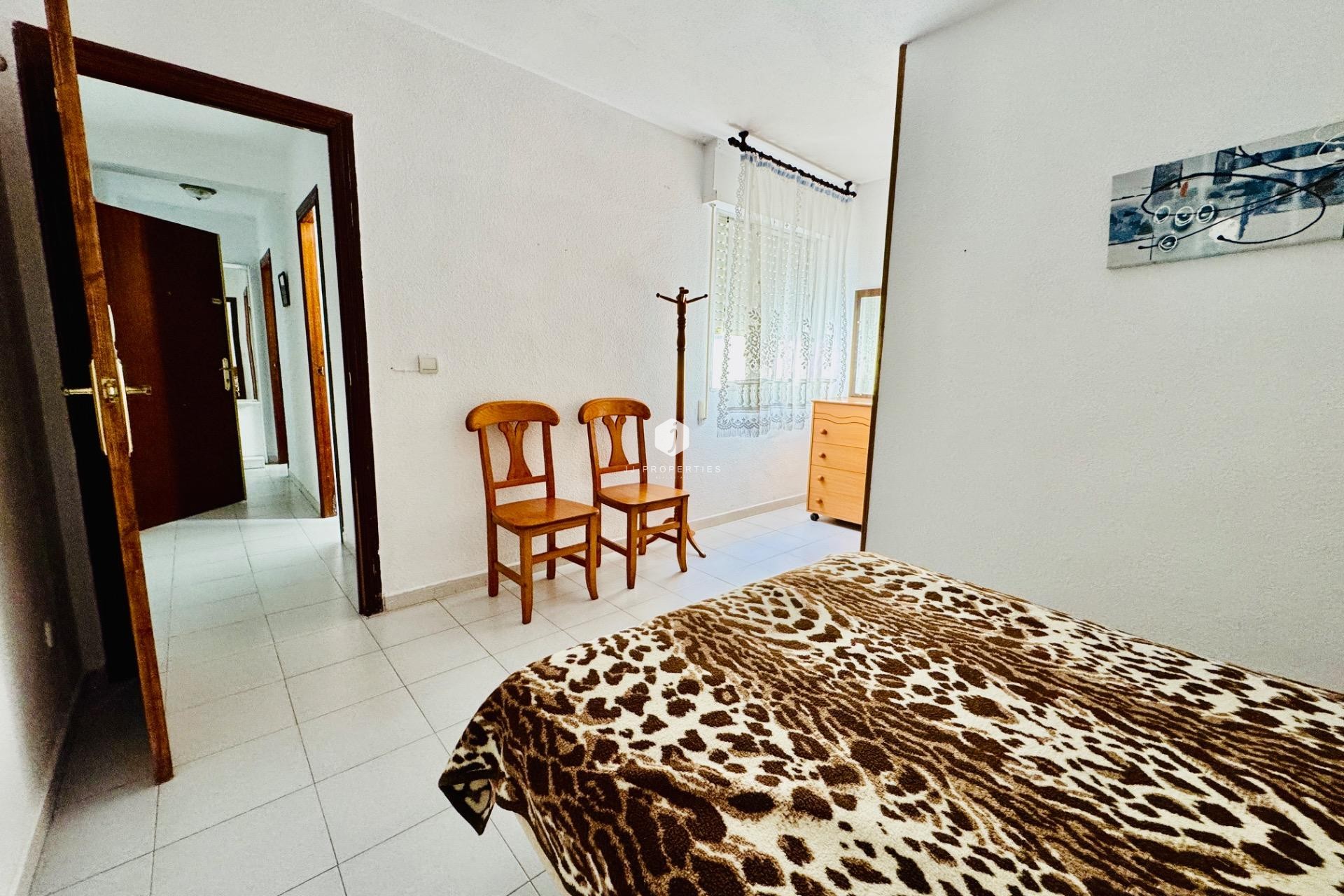 Aus zweiter Hand - Penthouse -
Torrevieja - Estacion de autobuses