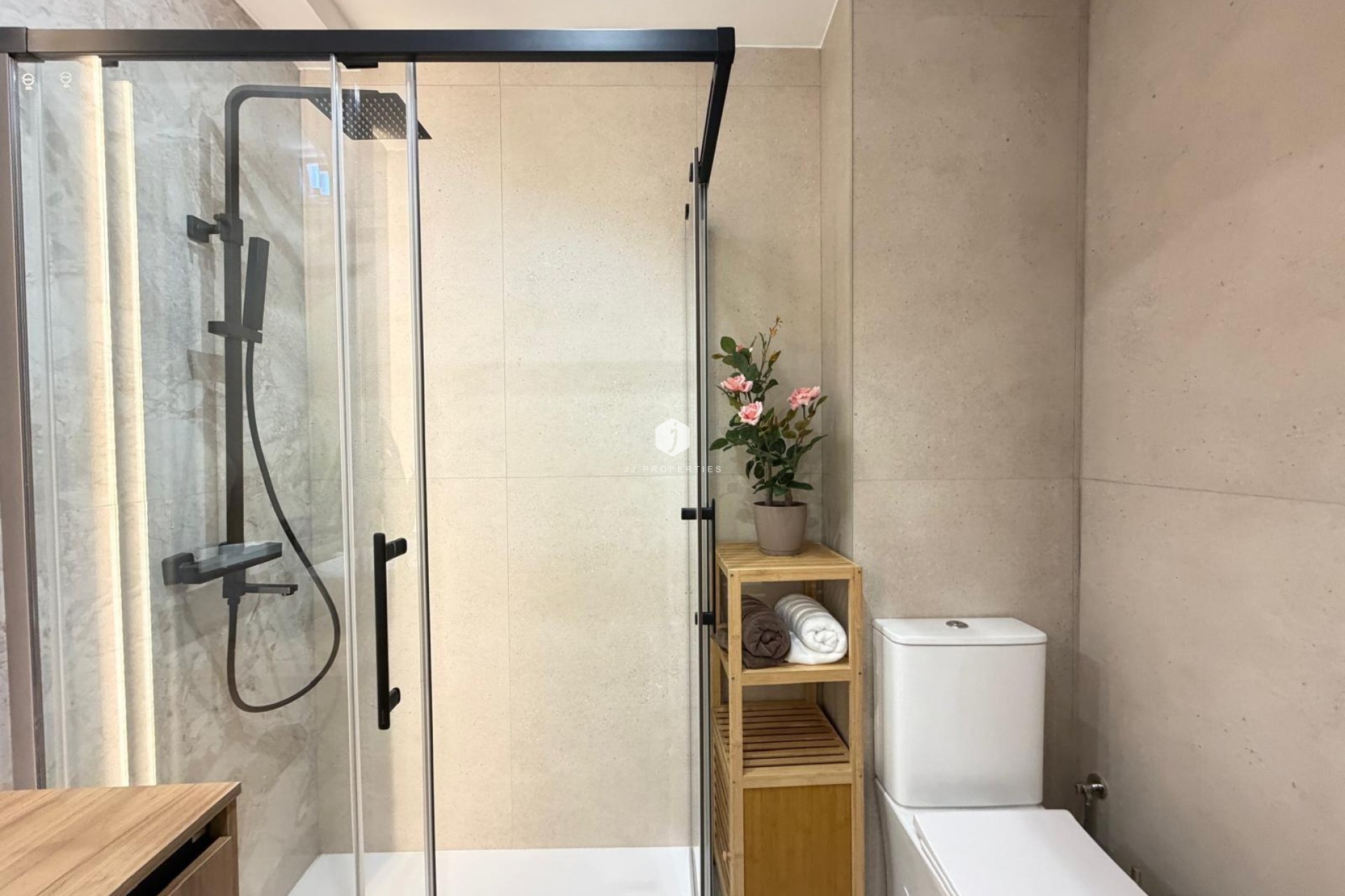 Aus zweiter Hand - Penthouse -
Torrevieja - Estacion de autobuses