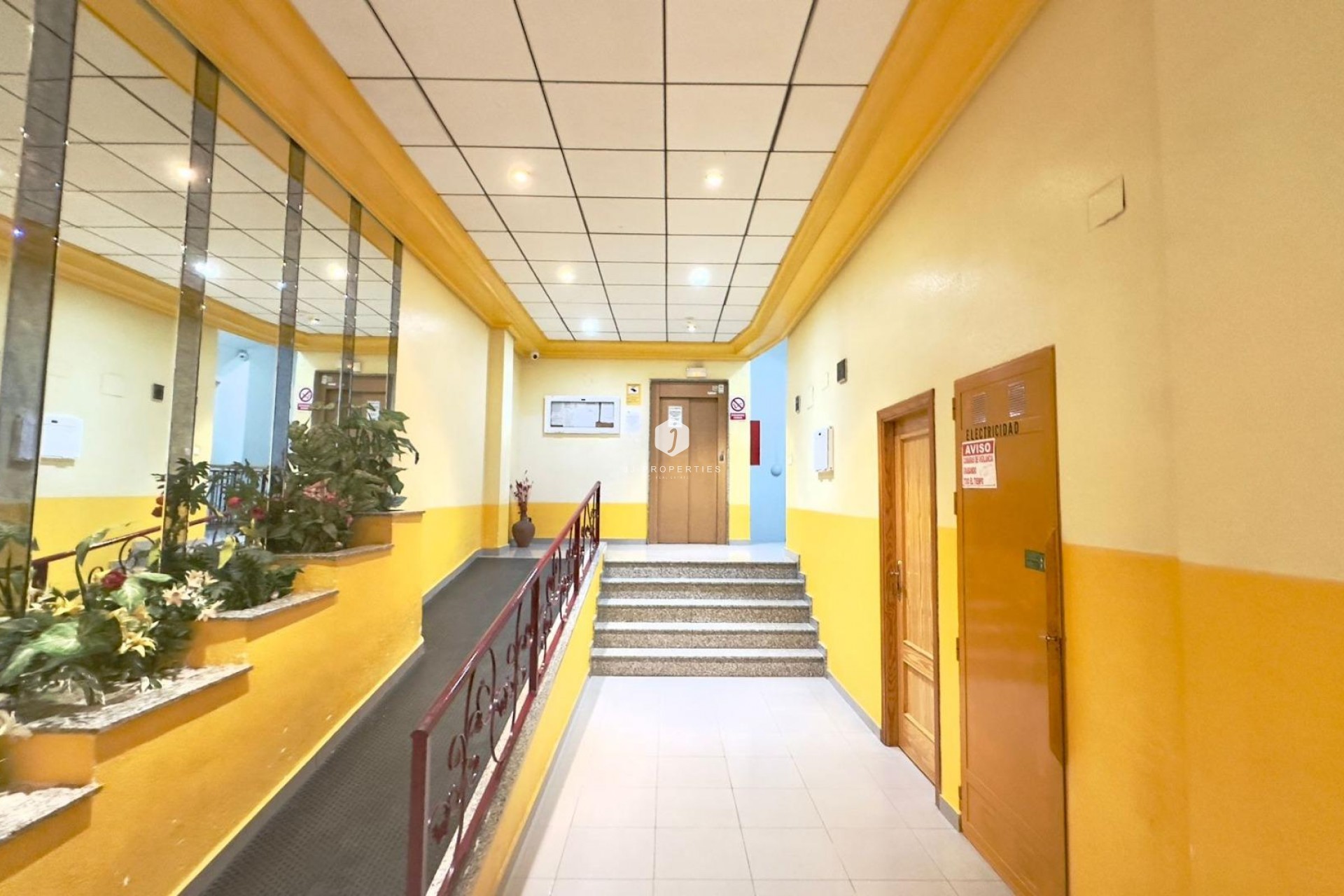 Aus zweiter Hand - Penthouse -
Torrevieja - PARQUE DE LAS NACIONES