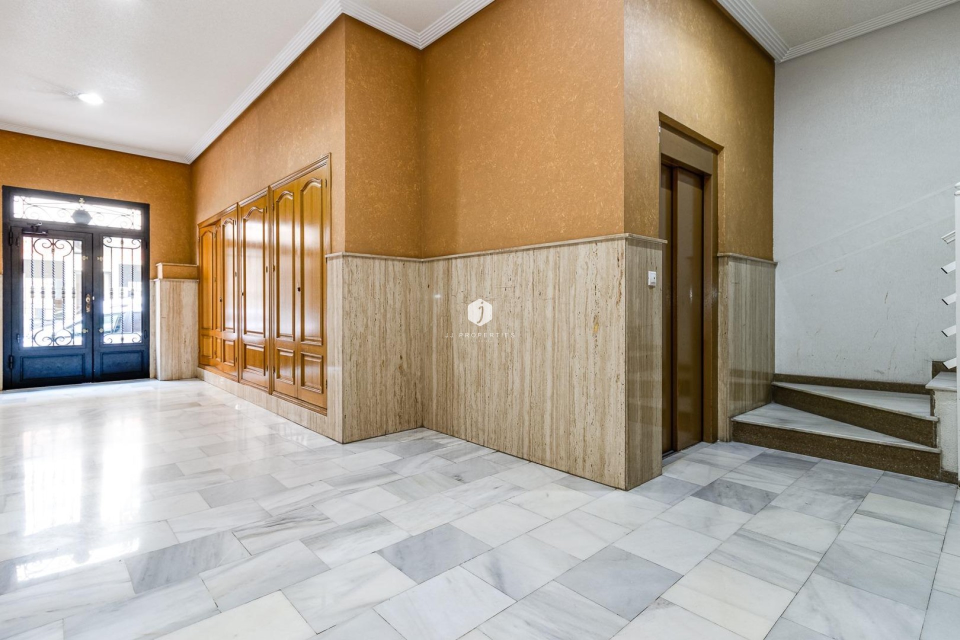 Aus zweiter Hand - Penthouse -
Torrevieja - Paseo maritimo