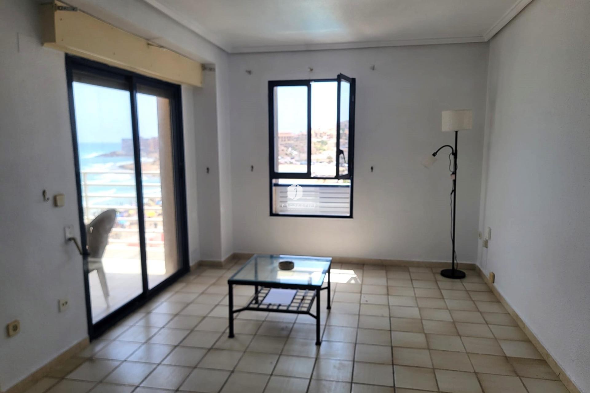 Aus zweiter Hand - Penthouse -
Torrevieja - Playa De La Mata