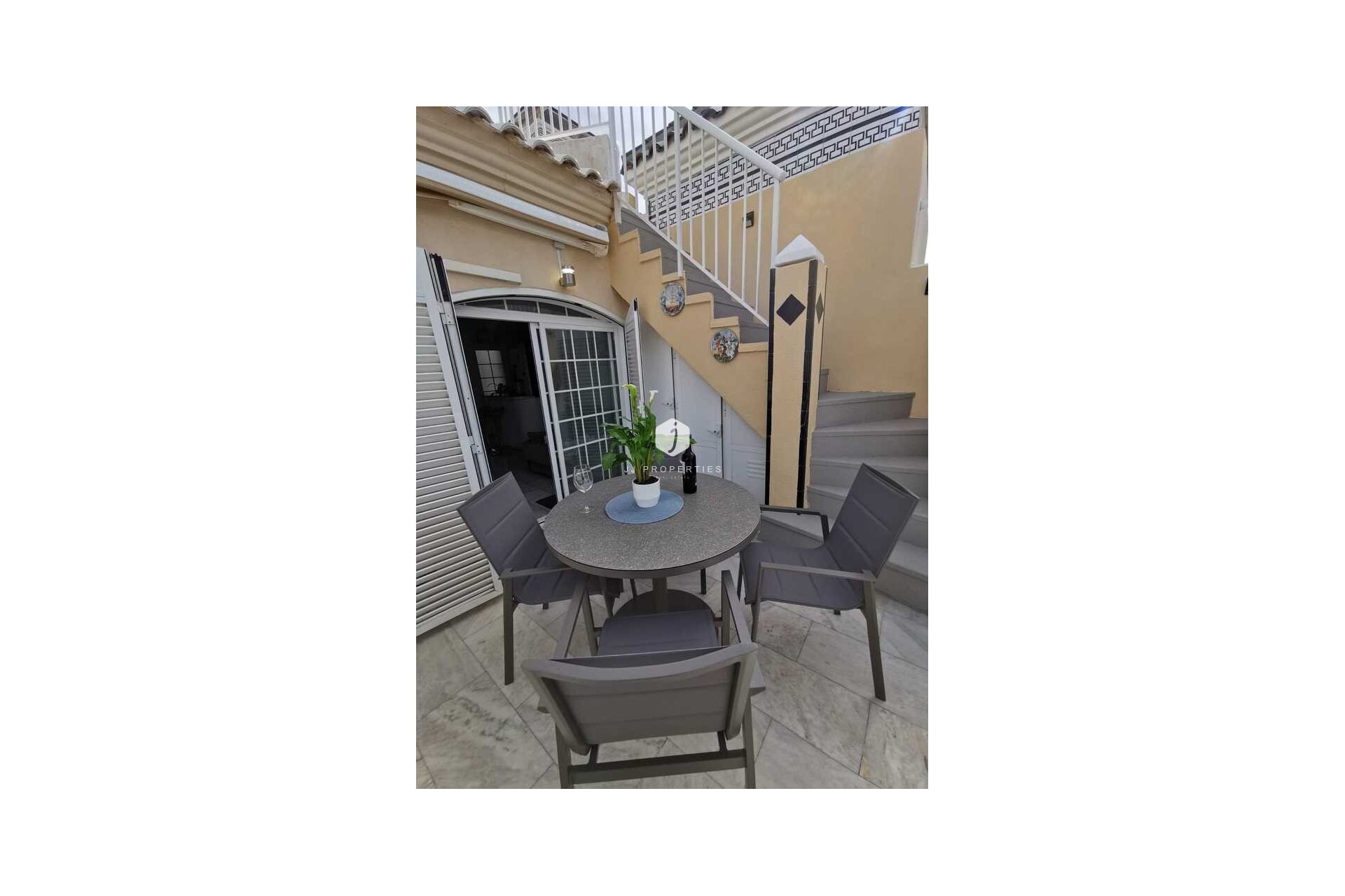 Aus zweiter Hand - Penthouse -
Torrevieja - Playa de los Locos