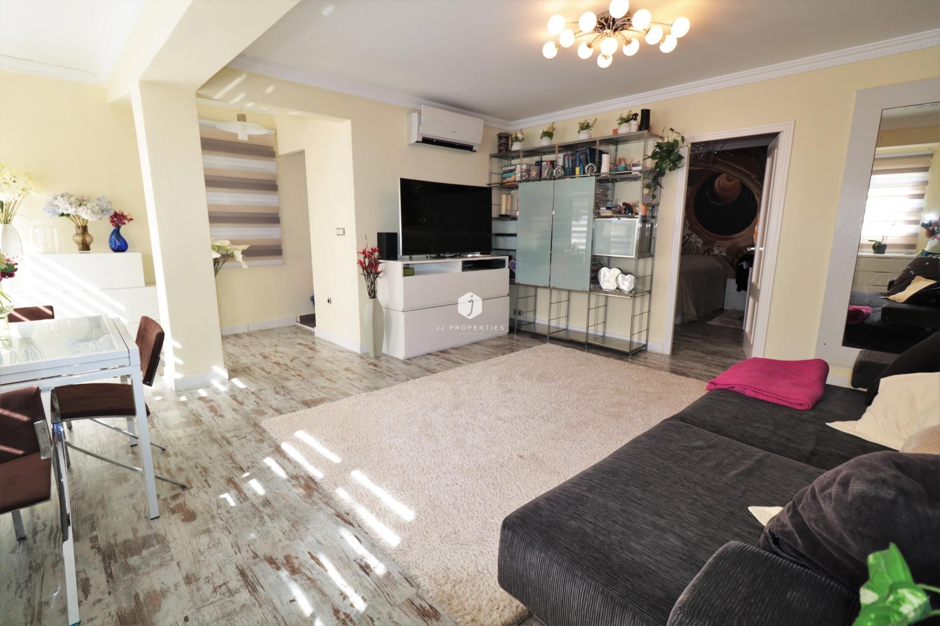 Aus zweiter Hand - Penthouse -
Torrevieja - Playa de los Naufragos