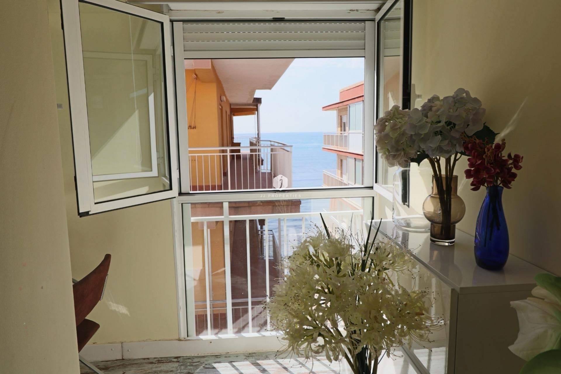 Aus zweiter Hand - Penthouse -
Torrevieja - Playa de los Naufragos
