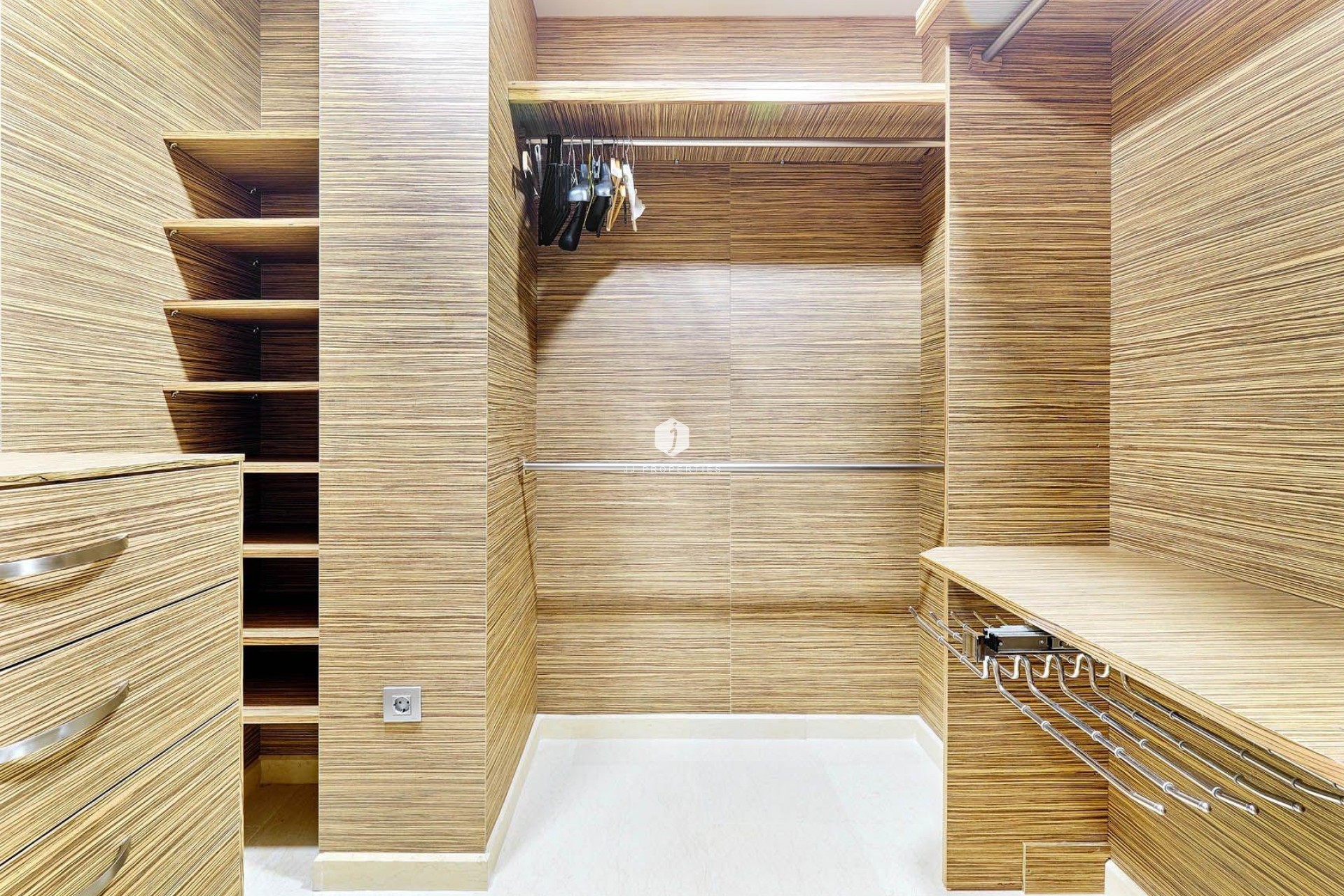 Aus zweiter Hand - Penthouse -
Torrevieja