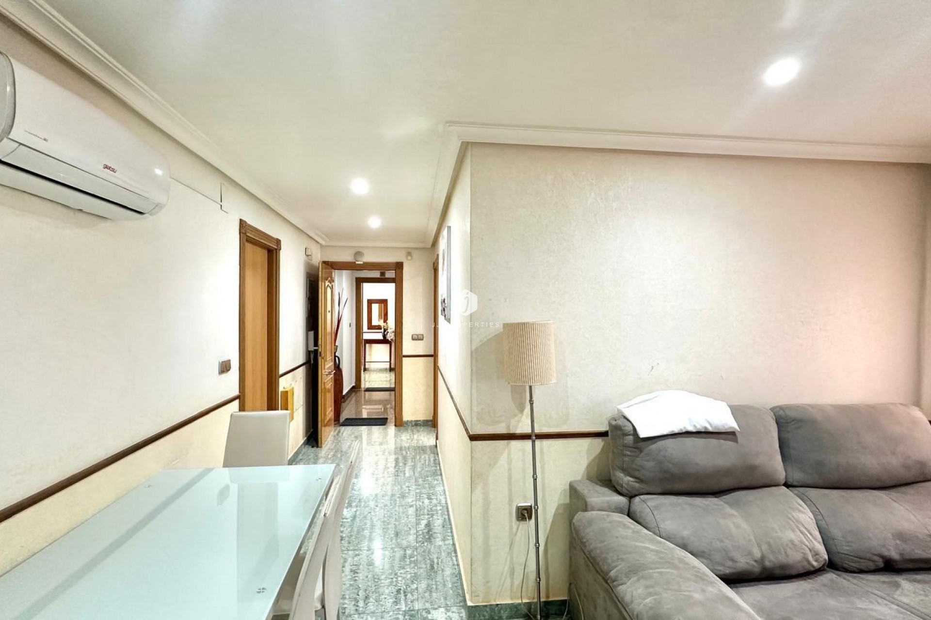 Aus zweiter Hand - Penthouse -
Torrevieja