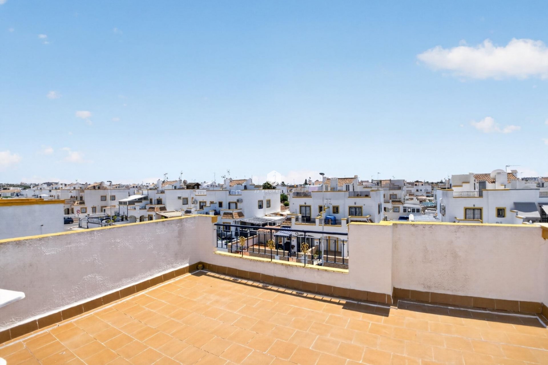 Aus zweiter Hand - Stadthaus -
Torrevieja - Carrefour