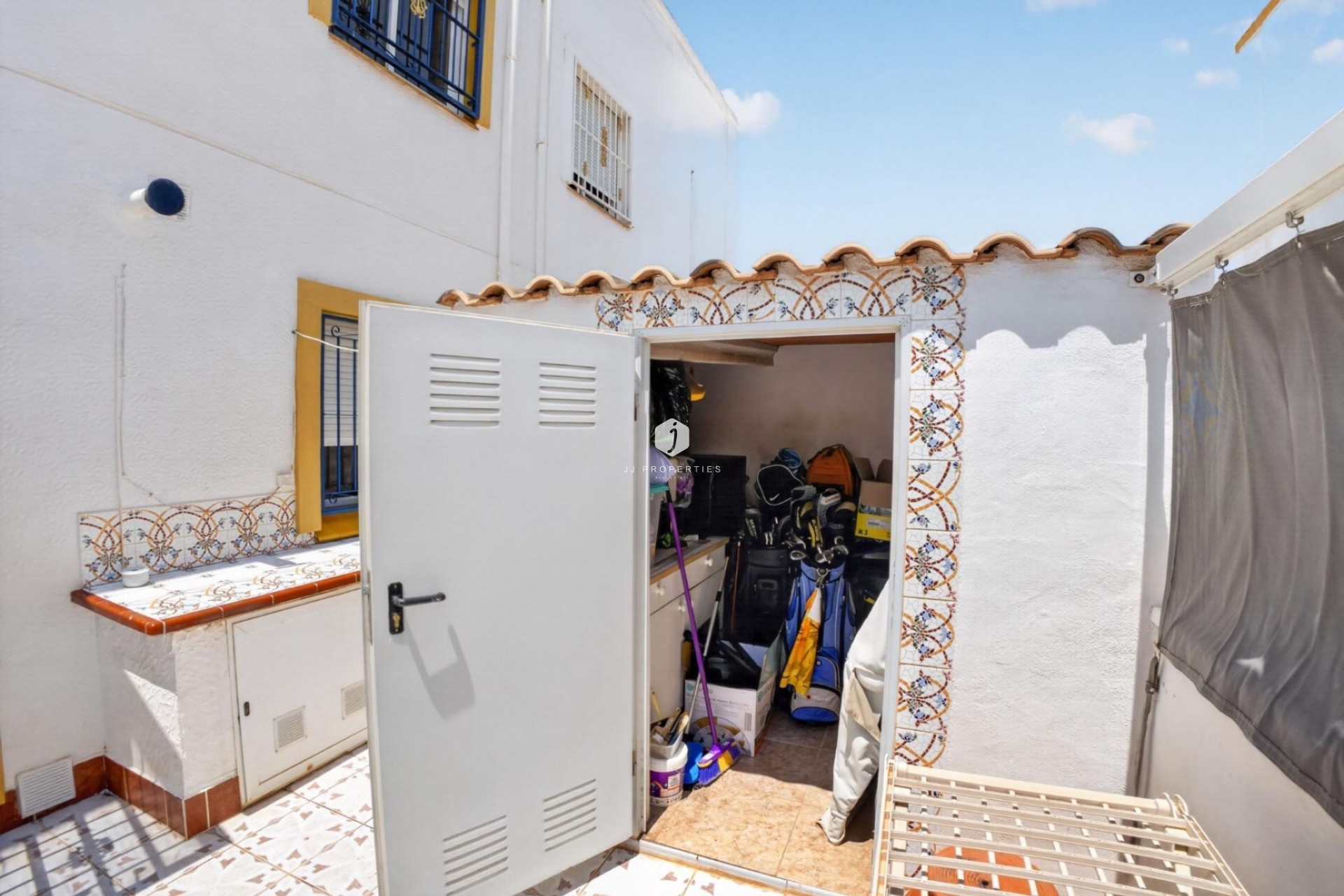 Aus zweiter Hand - Stadthaus -
Torrevieja - Carrefour