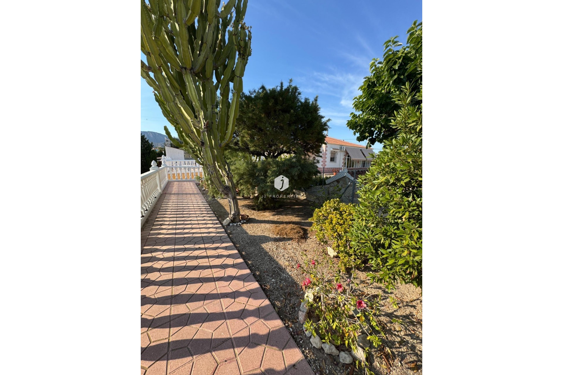 Aus zweiter Hand - Villa -
Albatera - Partida Lomas