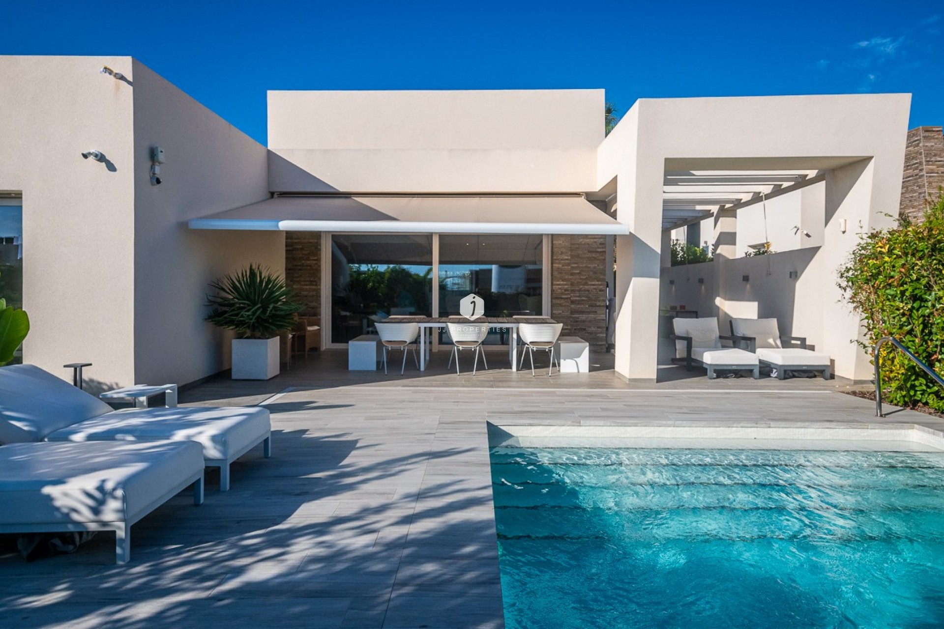 Aus zweiter Hand - Villa -
Algorfa - Inland