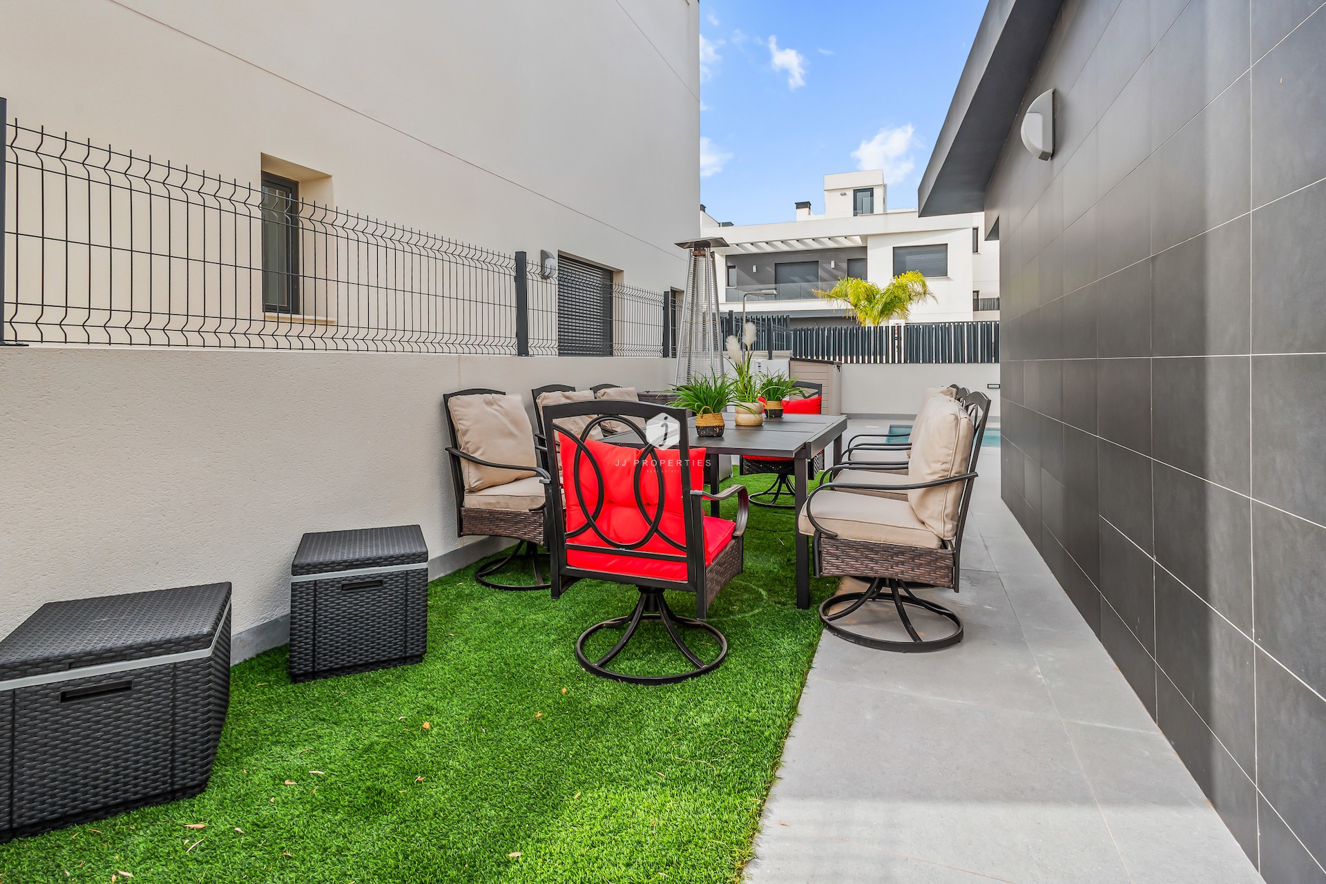 Aus zweiter Hand - Villa -
Algorfa - Inland