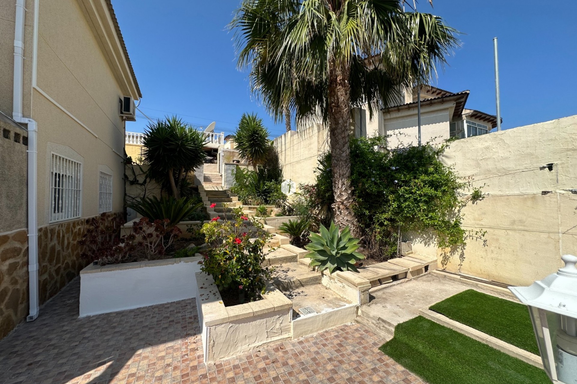 Aus zweiter Hand - Villa -
Algorfa - Inland