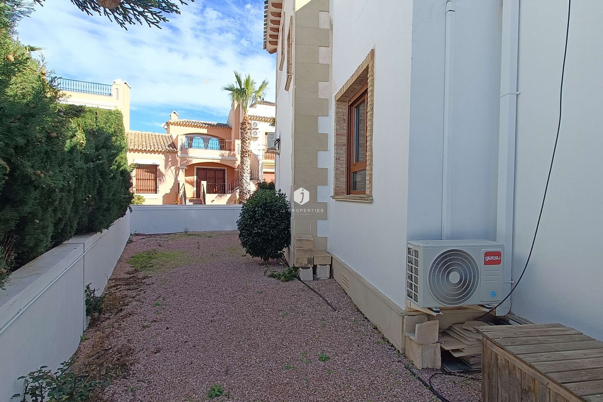 Aus zweiter Hand - Villa -
Algorfa - Inland