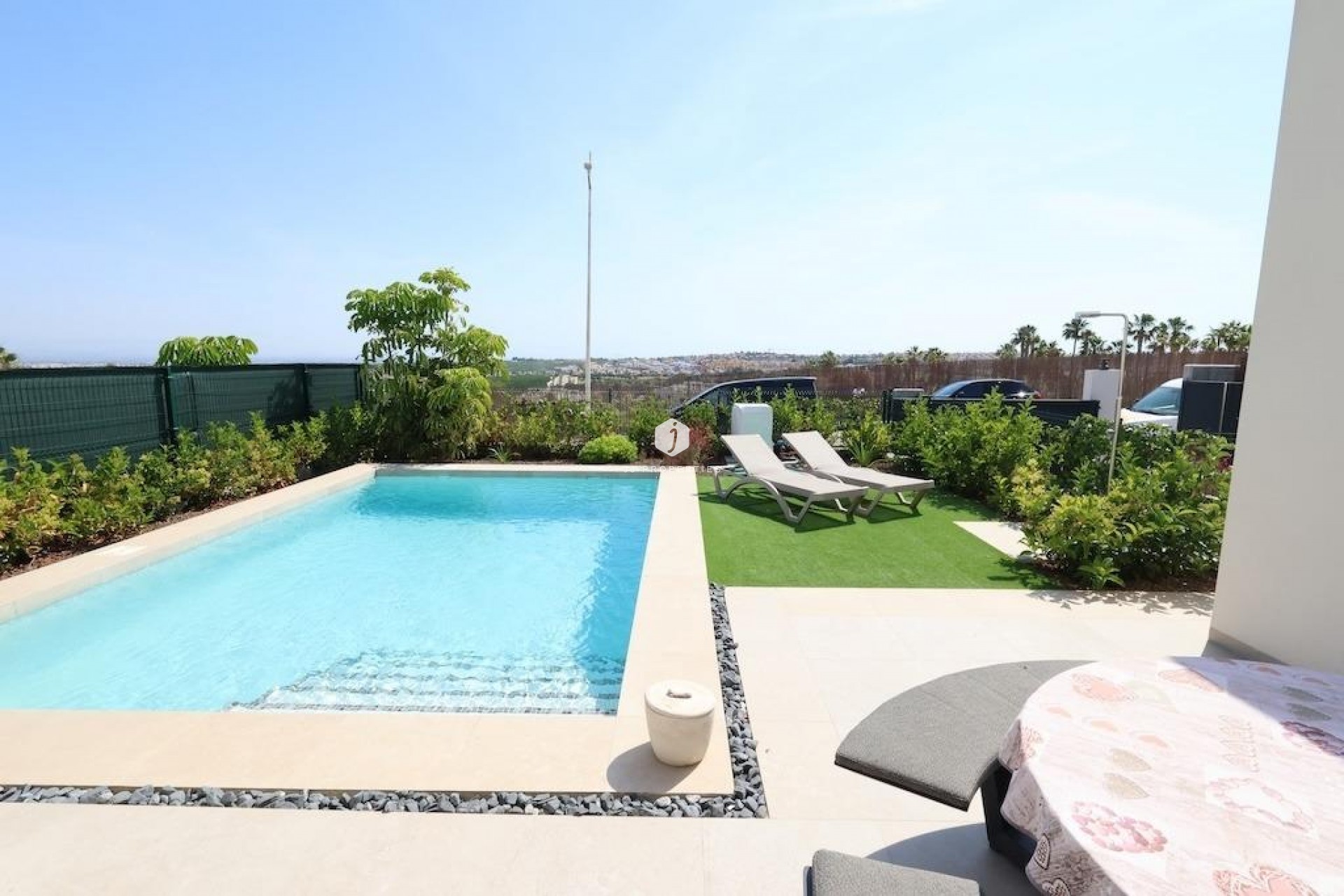 Aus zweiter Hand - Villa -
Algorfa - Inland