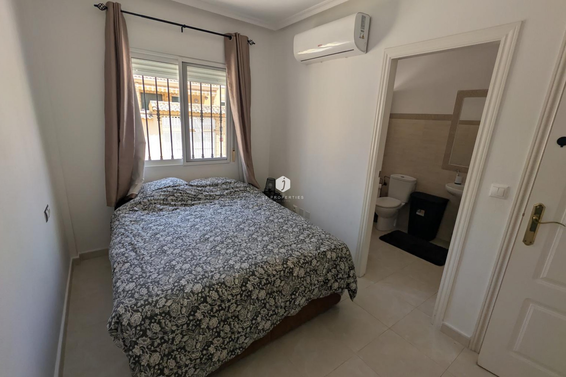 Aus zweiter Hand - Villa -
Algorfa - Inland