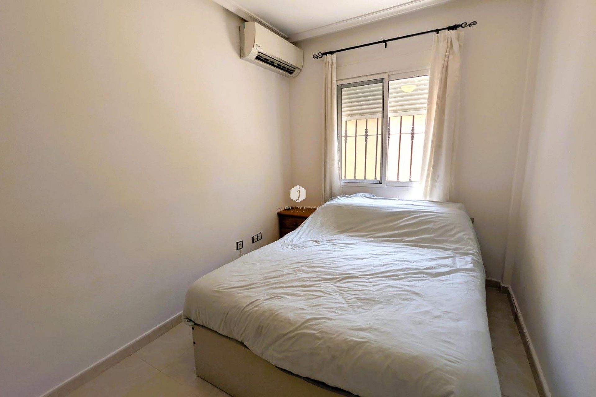 Aus zweiter Hand - Villa -
Algorfa - Inland