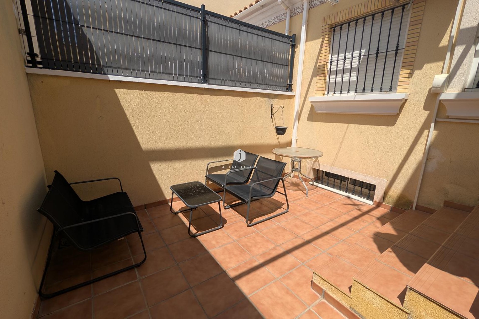Aus zweiter Hand - Villa -
Algorfa - Inland