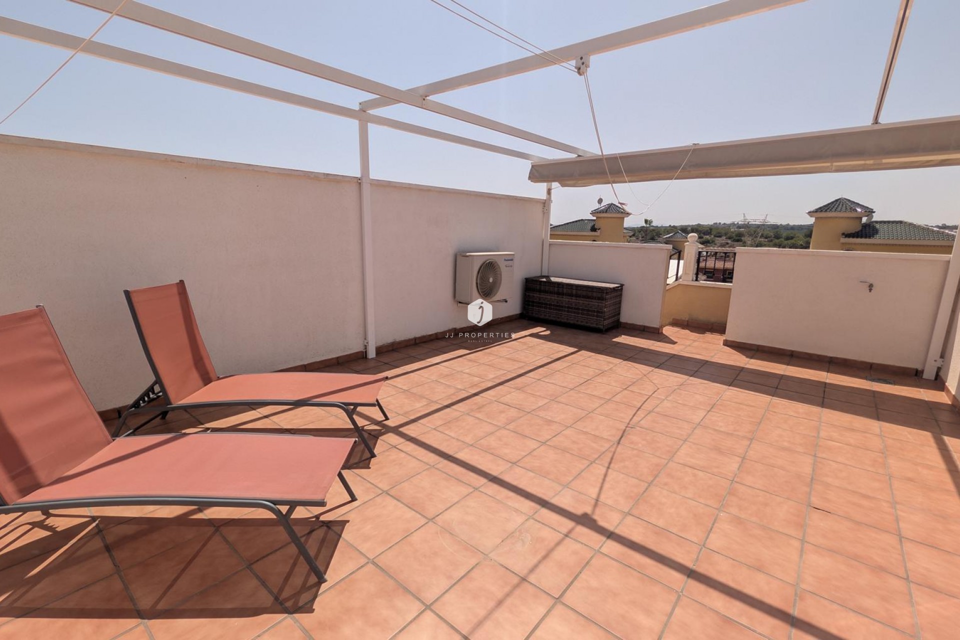 Aus zweiter Hand - Villa -
Algorfa - Inland