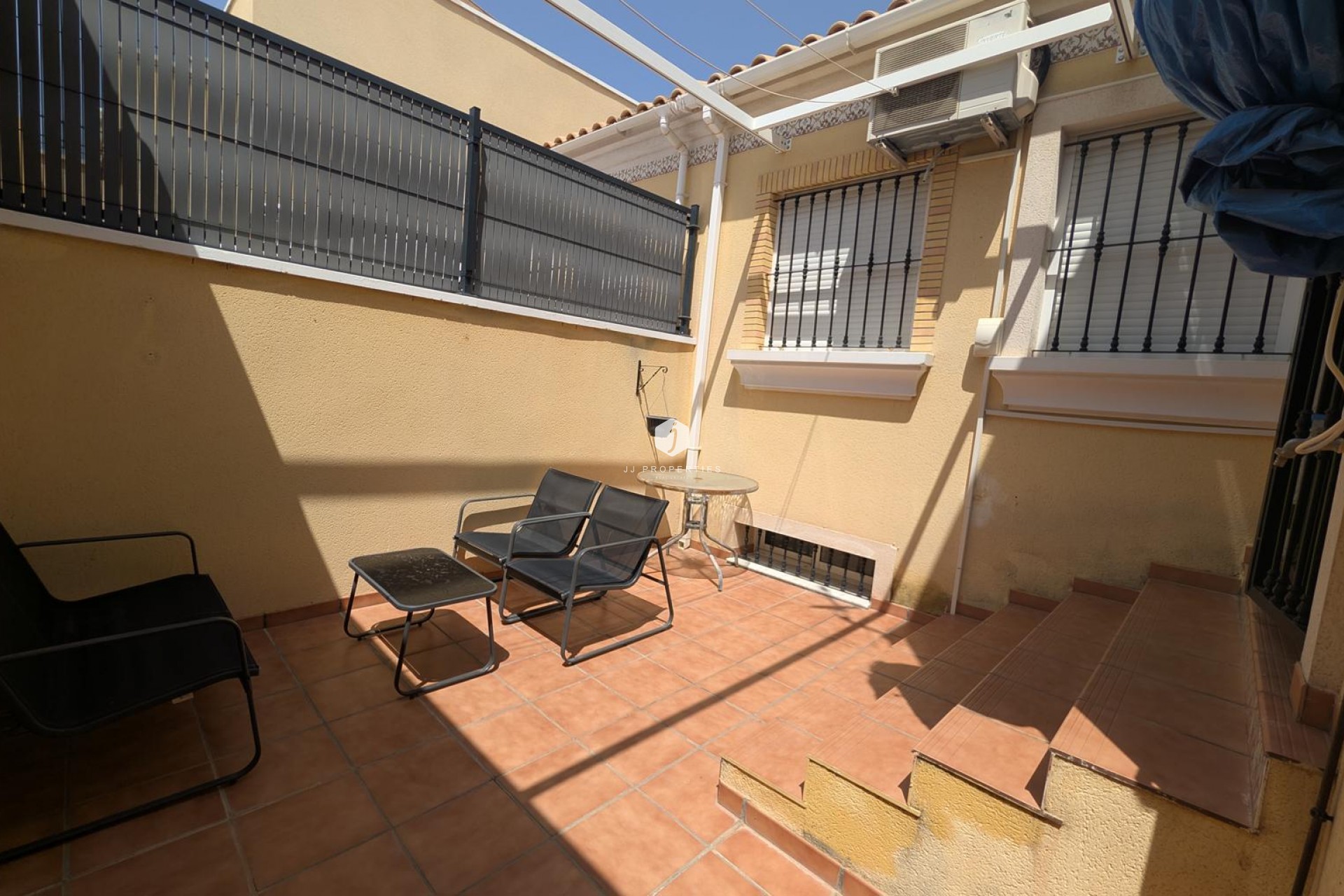 Aus zweiter Hand - Villa -
Algorfa - Inland