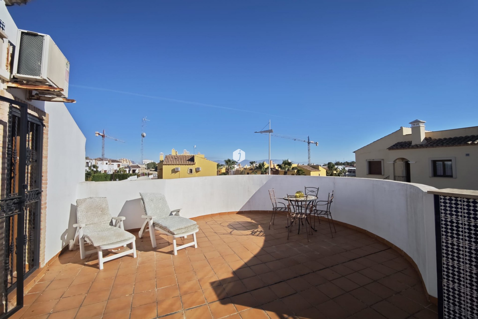 Aus zweiter Hand - Villa -
Algorfa - Inland