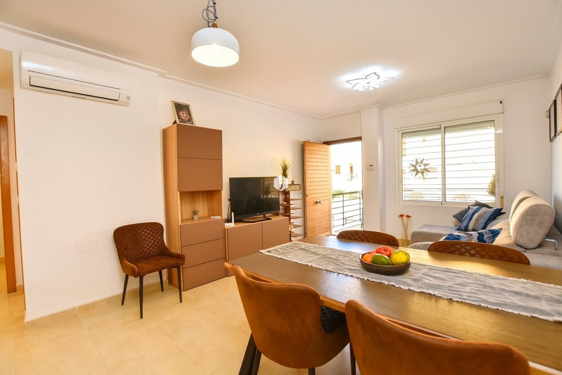 Aus zweiter Hand - Villa -
Algorfa - Inland