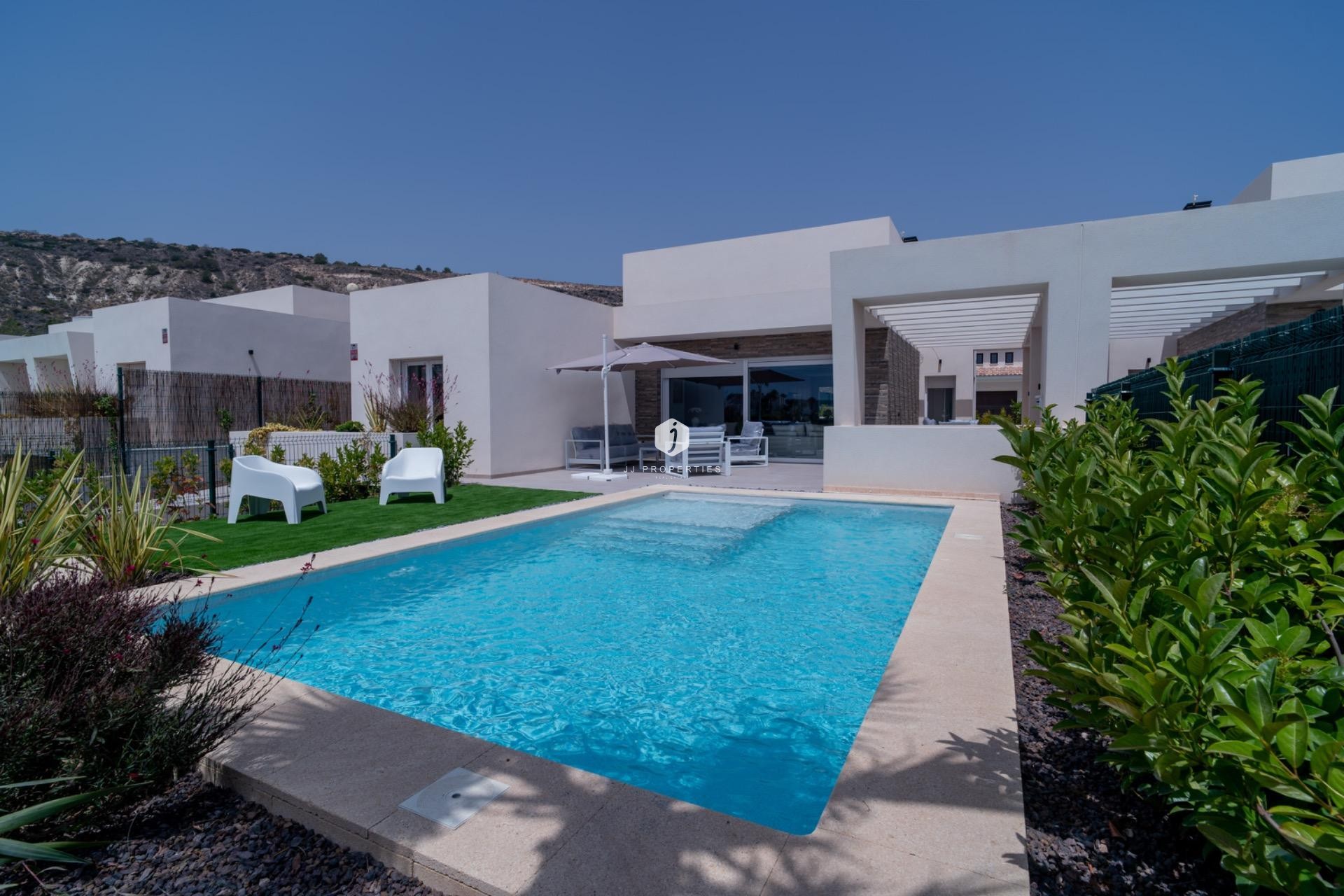 Aus zweiter Hand - Villa -
Algorfa - La finca golf