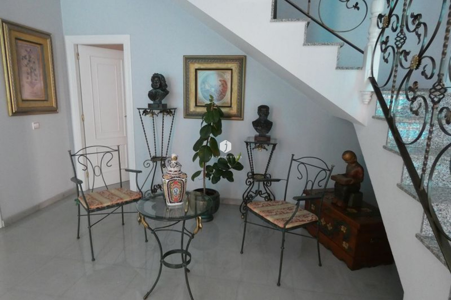 Aus zweiter Hand - Villa -
Almoradí - Inland