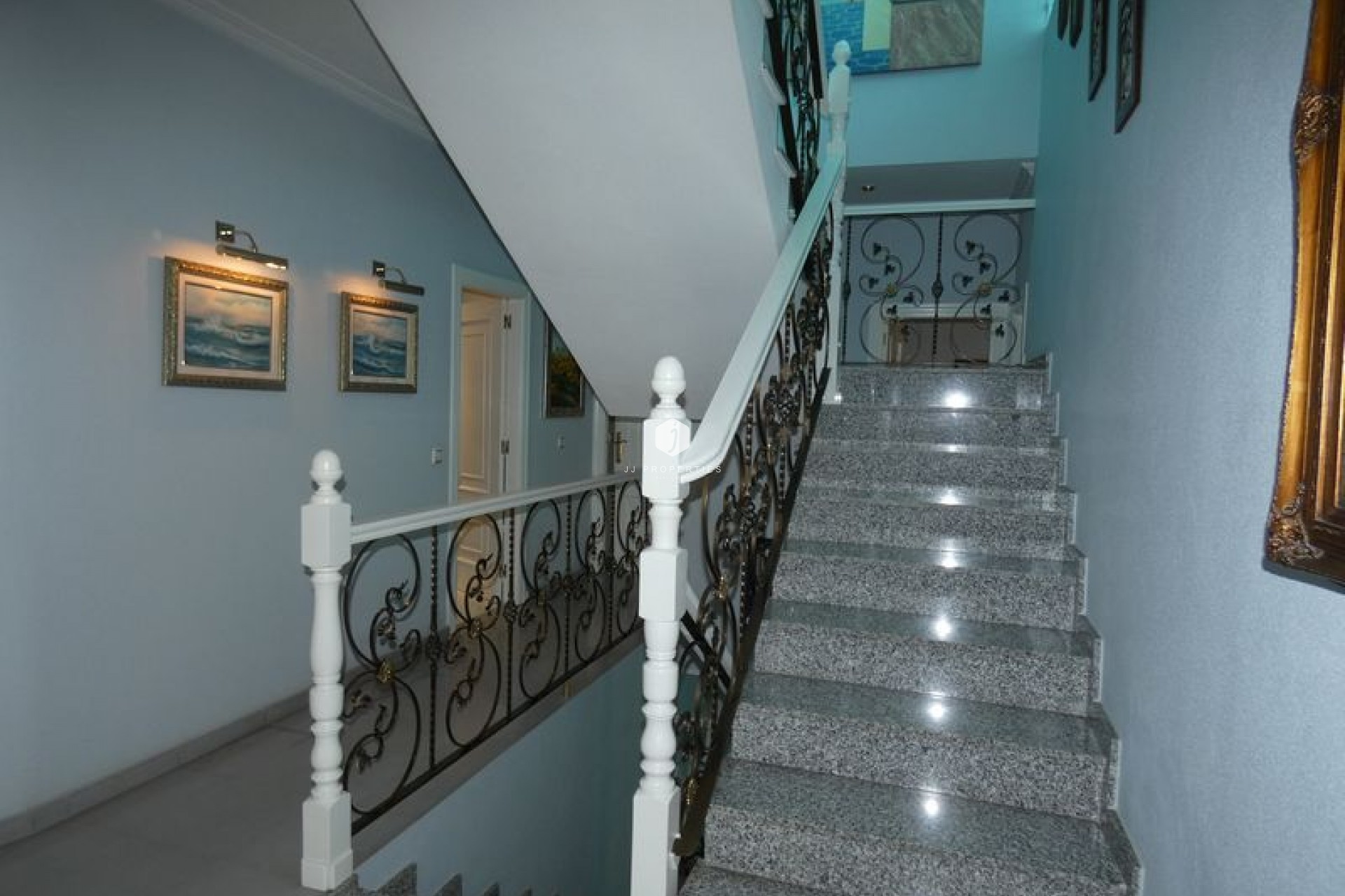 Aus zweiter Hand - Villa -
Almoradí - Inland