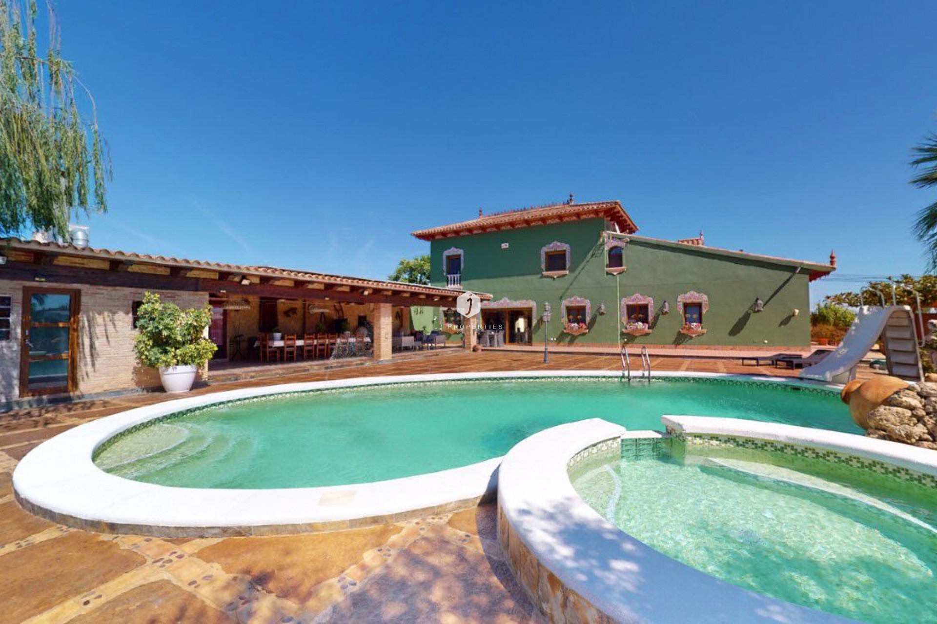 Aus zweiter Hand - Villa -
Almoradí - Inland