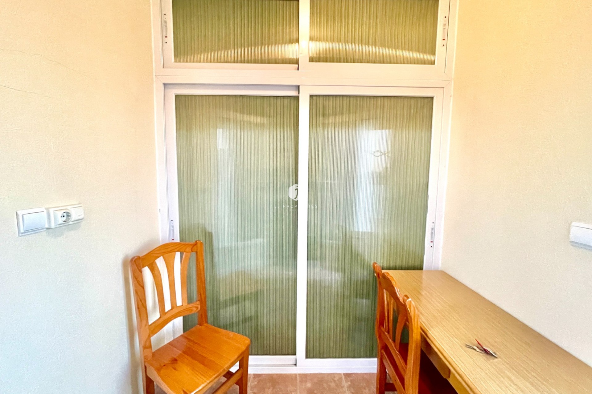 Aus zweiter Hand - Villa -
Almoradí - Inland