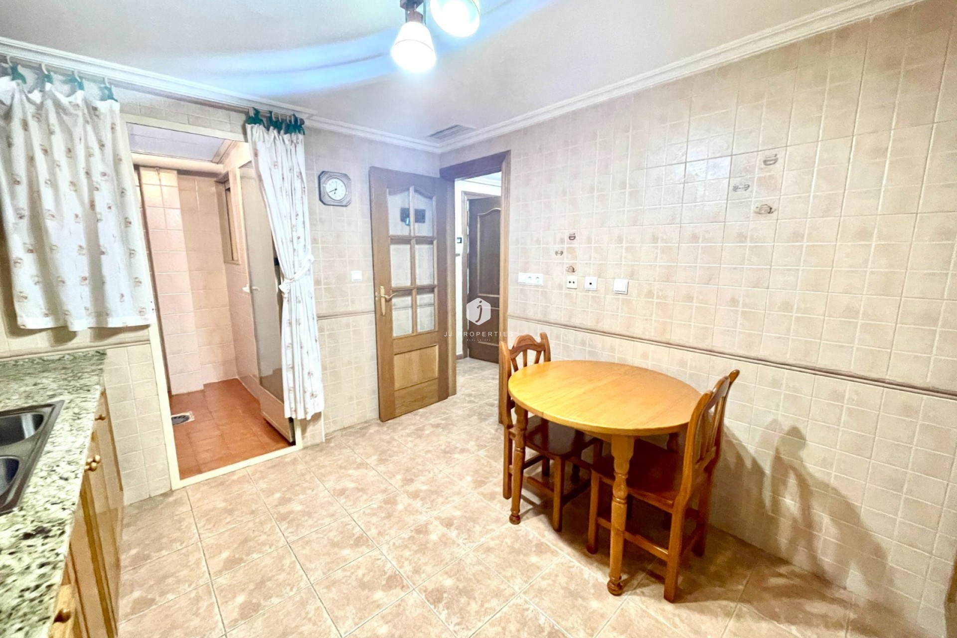 Aus zweiter Hand - Villa -
Almoradí - Inland