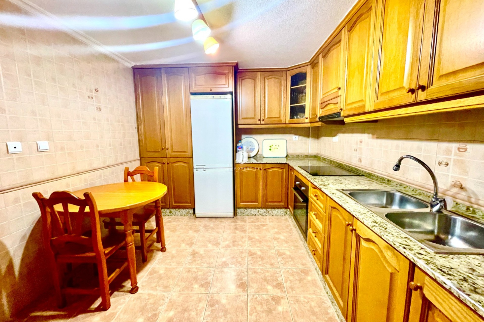 Aus zweiter Hand - Villa -
Almoradí - Inland