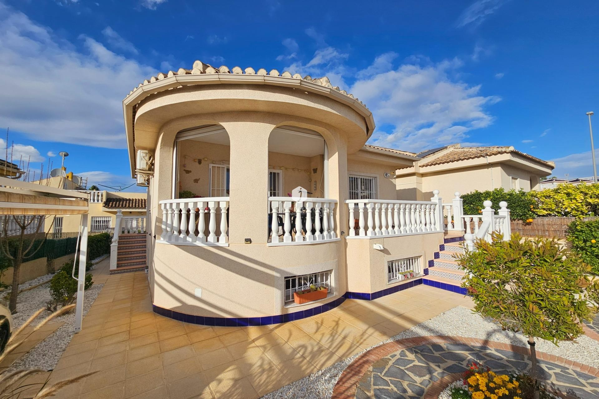 Aus zweiter Hand - Villa -
Benijofar - Benimar 3