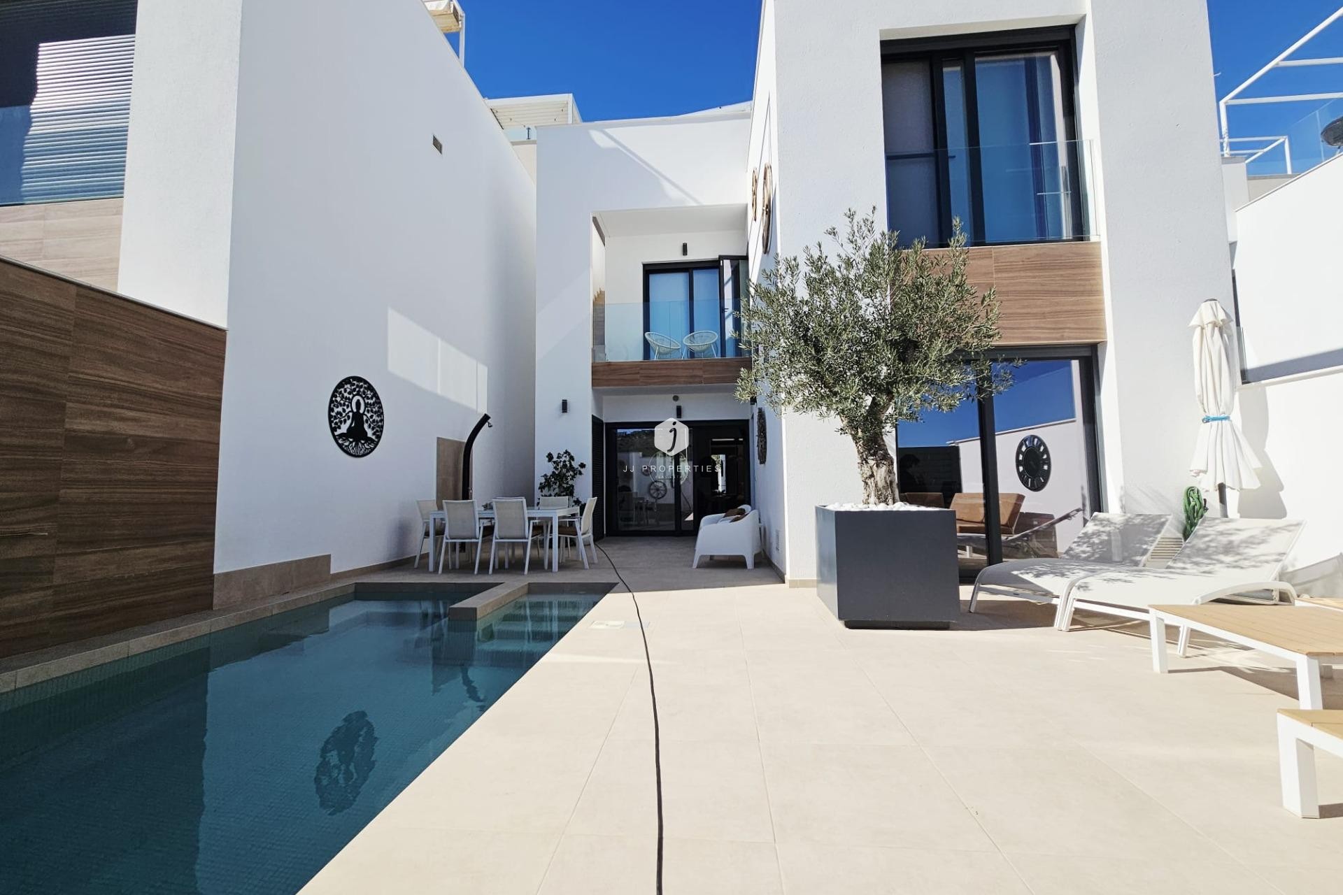 Aus zweiter Hand - Villa -
Benijofar - Benimar