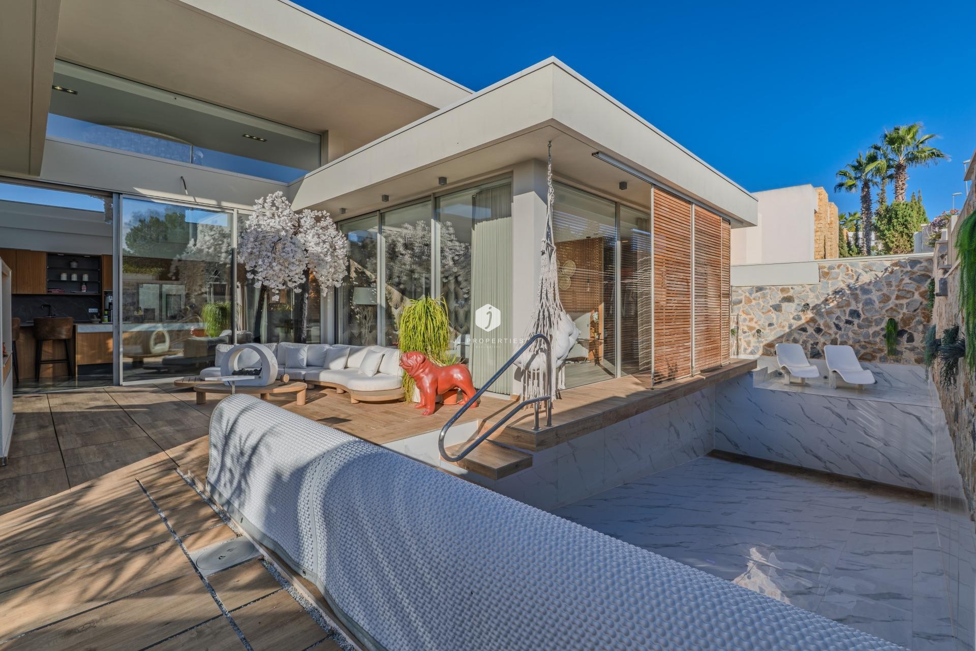 Aus zweiter Hand - Villa -
Benijofar - Residencial Benimar