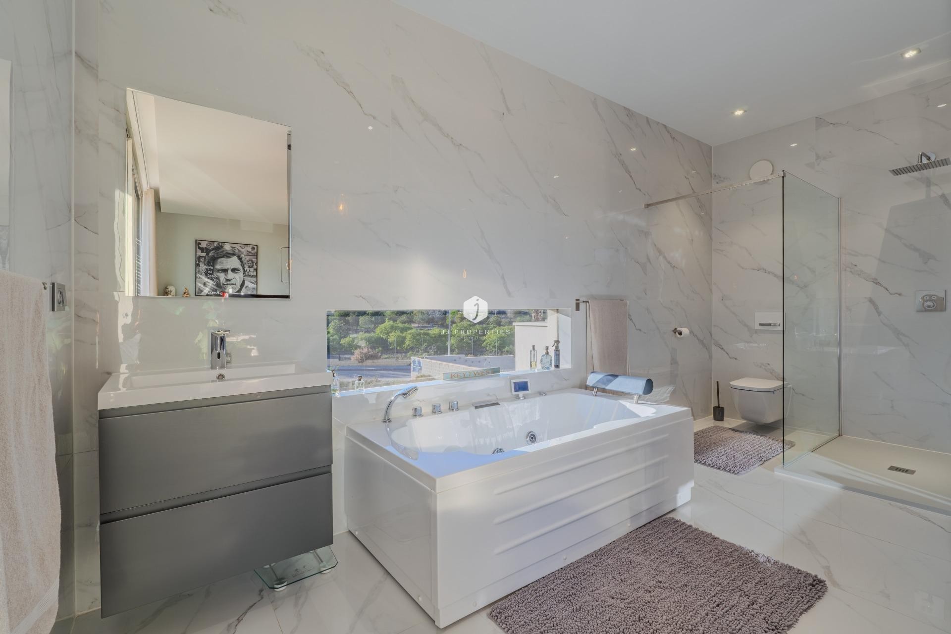 Aus zweiter Hand - Villa -
Benijofar - Residencial Benimar