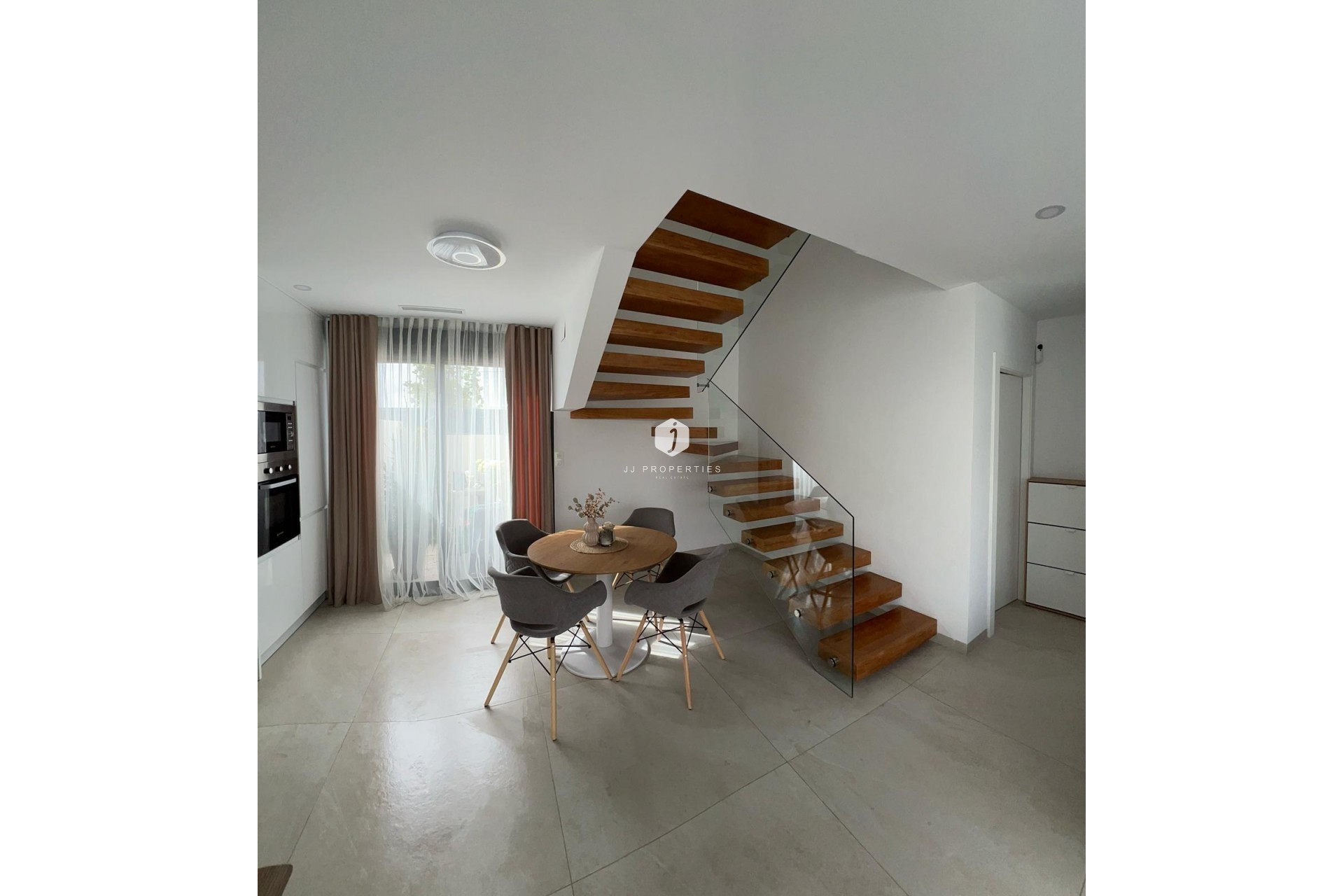 Aus zweiter Hand - Villa -
Benijofar