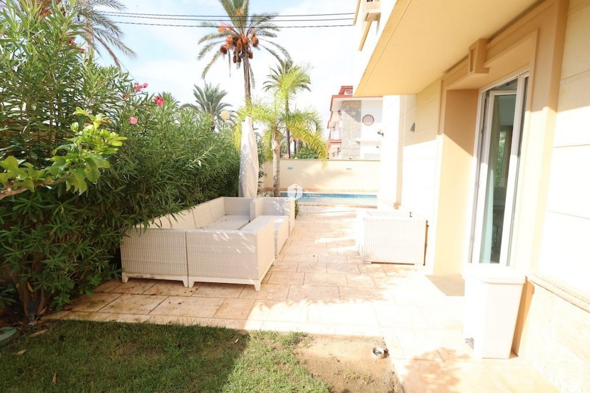 Aus zweiter Hand - Villa -
Cabo Roig - Costa Blanca