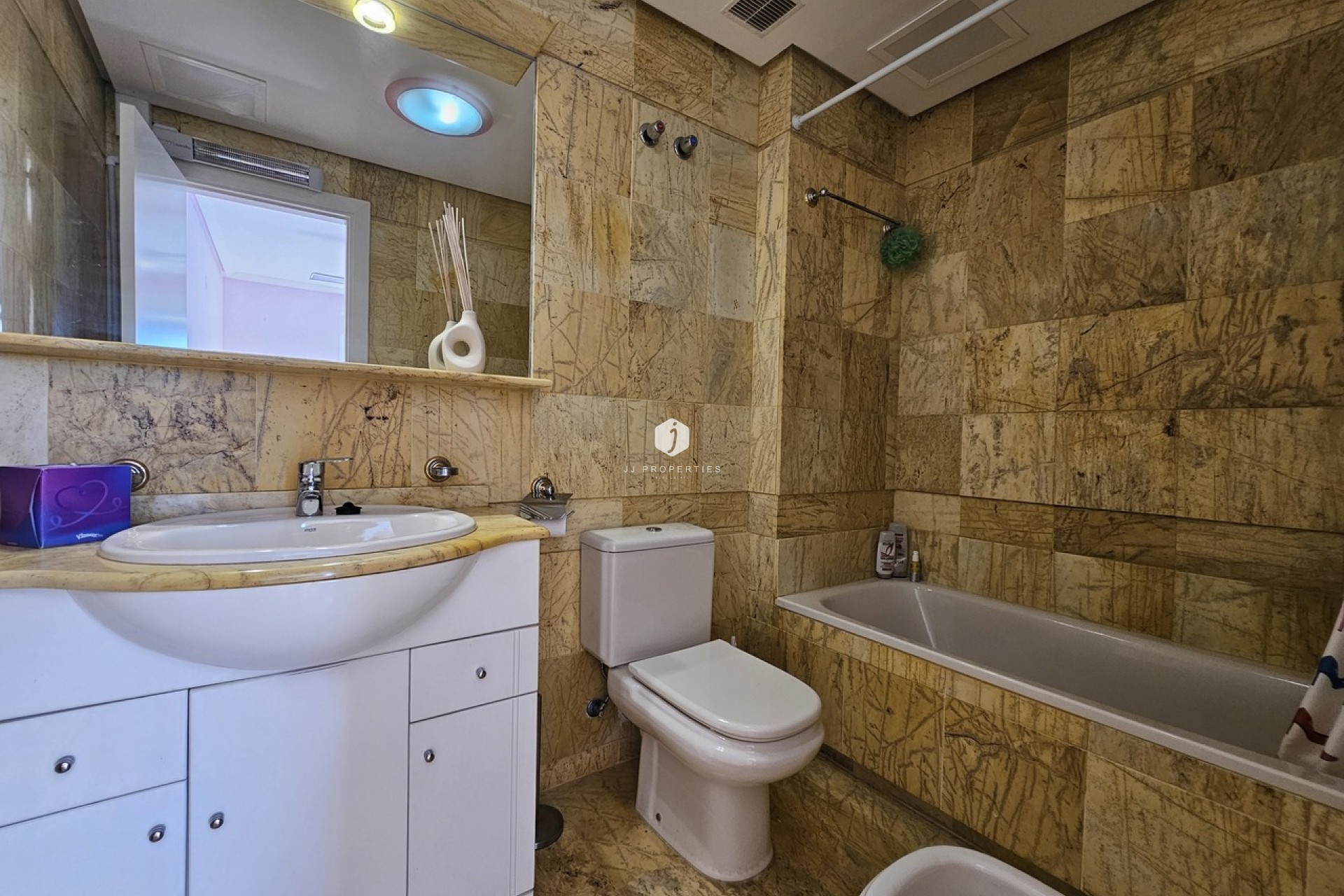 Aus zweiter Hand - Villa -
Cabo Roig - Costa Blanca