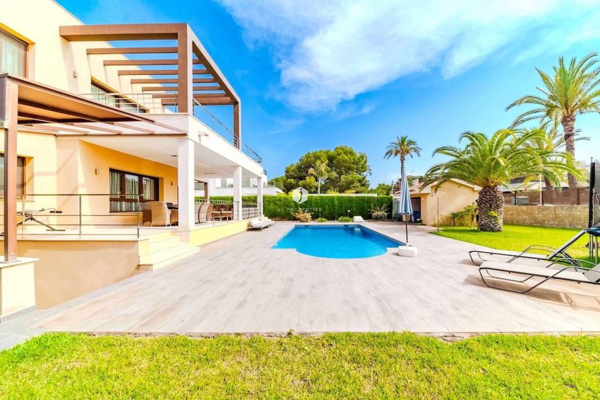 Aus zweiter Hand - Villa -
Cabo Roig - Costa Blanca